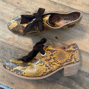 RARE Miss L-Fire Snakeskin Yellow Mule Heels Retro Rockabilly Pin-Up Size 11